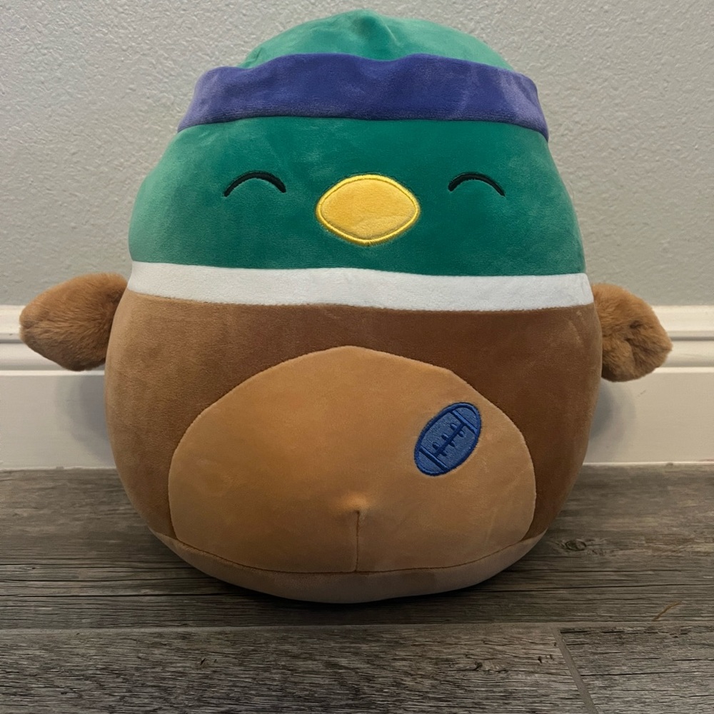 Avery the Squishmallow super rare! Normal reselling price is 400-500
